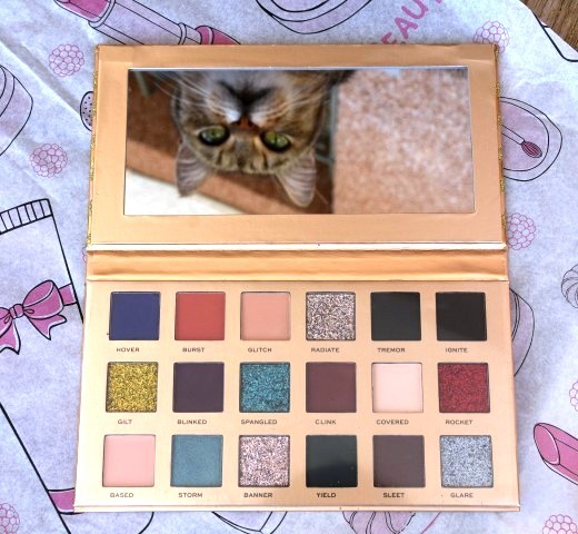 97k. Revolution Pro paleta senčil   IC = 8 eur