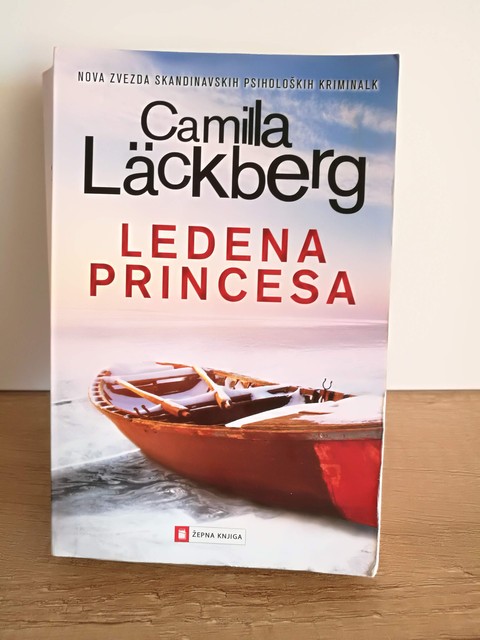 202c. LEDENA PRINCESA, Camilla Lackberg   IC = 3 eur