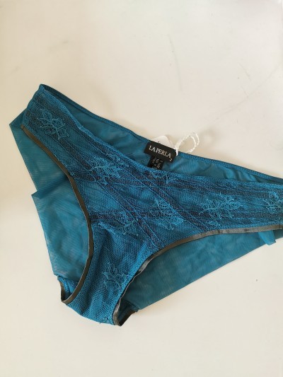 215a. La Perla spodnje hlačke, 2    IC = 7 eur