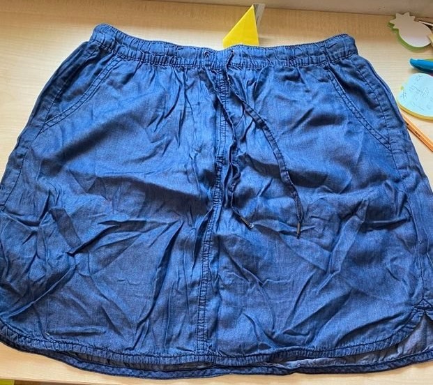 17a. Krilo (izgled jeansa) Hofer, št. 40-42    IC = 3 eur