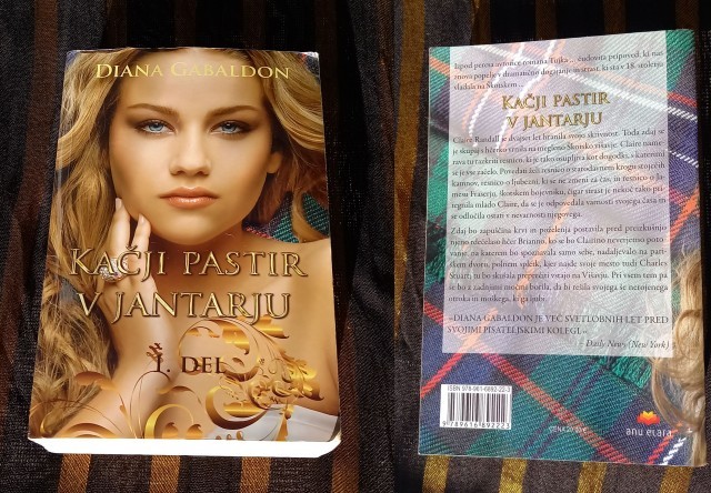 26c. Diana Gabaldon: Kačji pastir v jantarju   IC = 6 eur