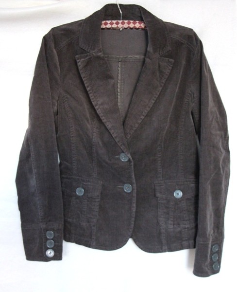 45b. Suknjič, rebrast žamet, S-M ( 38 )   IC = 6 eur