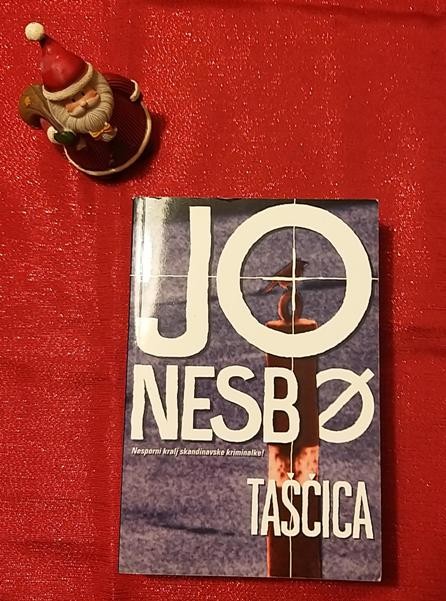 232b. TAŠČICA, Jo Nesbø   IC = 4 eur