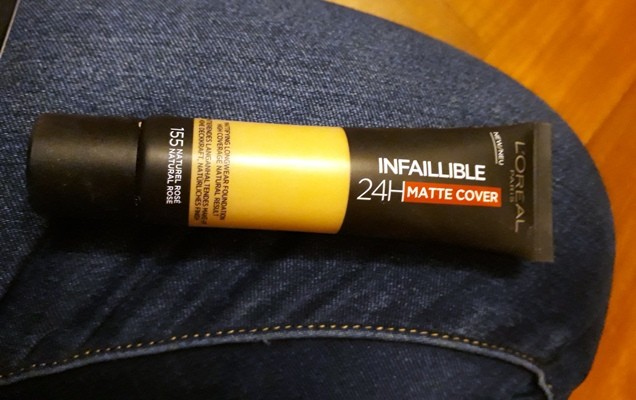 61. Loreal tekoči mat puder   IC = 3 eur