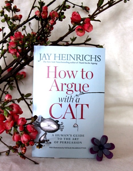 19. HOW TO ARGUE WITH A CAT, Jay Heinrichs, priročnik  IC = 6 eur