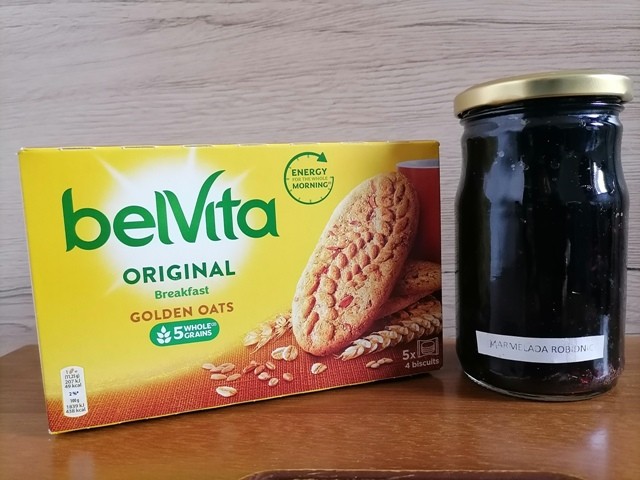 65a. Domača marmelada iz robidnic in piškoti za zajtrk Belvita   IC = 3 eur