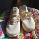 93. Adidas by Pharrell Williams, 42 ( realno za velikost 41)   IC = 30 eur