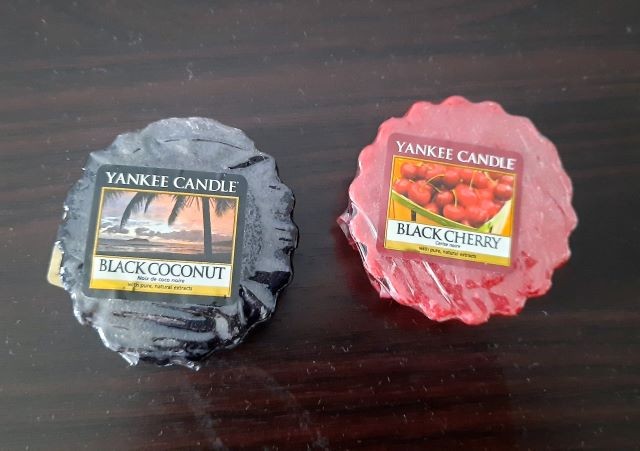 72.  Dišeči vosek Yankee Candle, kokos in češnja  IC = 2 eur