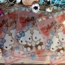 21. Pisalne podloge Hello Kitty, A4    ICa,b,c = 1 eur