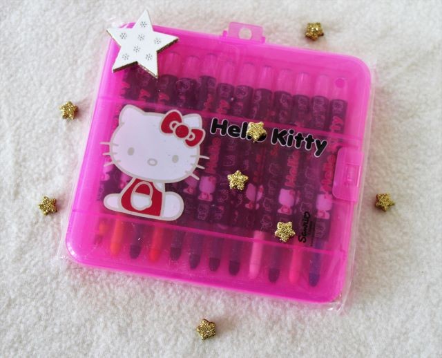 143b. Hello Kitty voščenke   IC = 3 eur