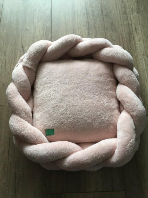 191. Mačja postelja Miš in kost, roza, 30 x 30 cm   IC = 30 eur