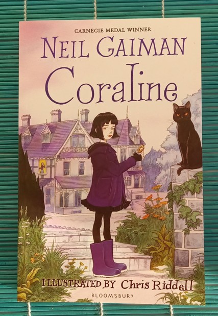 11b. Neil Gaiman: Coraline    IC = 6 eur