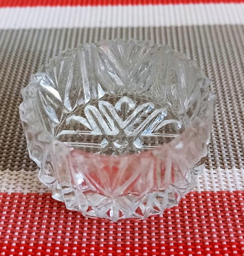 41. Mini steklen svečnik   IC = 1 eur