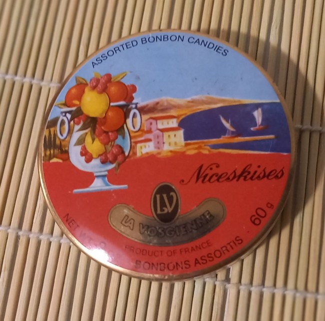 115. Vintage kovinska škatlica   IC = 1 eur