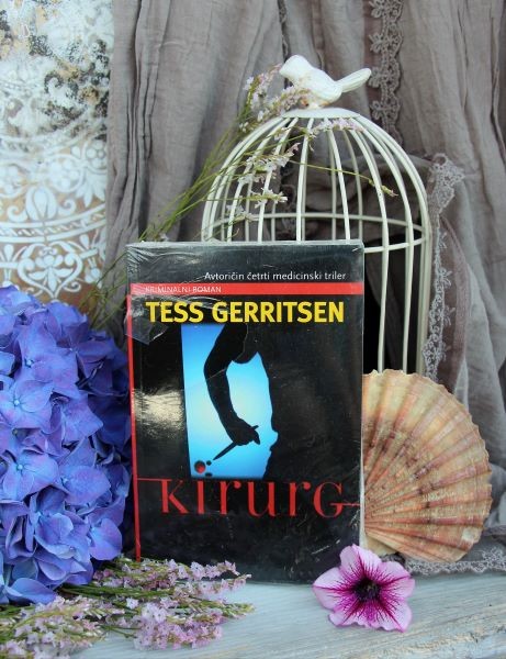 19g. KIRURG, Tess Gerritsen ( poškodovana)   IC = 1 eur