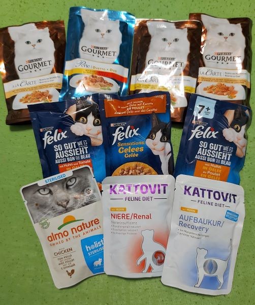 47b. Mix perutnine Felix, Gourmet, Kattovit in Almo nature   IC = 3 eur