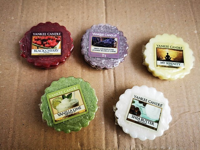 64č-g. Yankee Candle dišeči voski   ICč-g = 2 eur