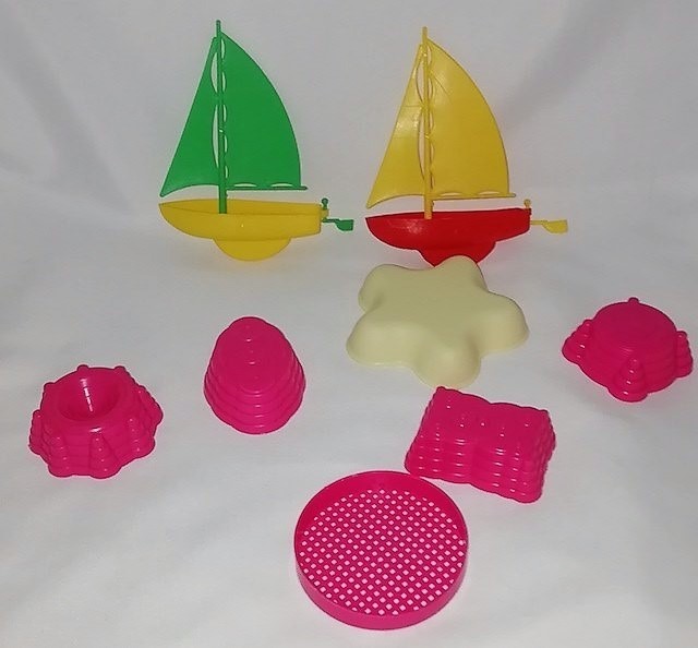 75. Set za igre na mivki   IC = 1 eur