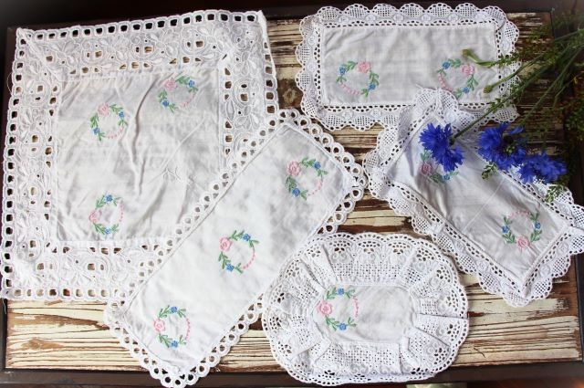 14d. Set prtičkov s čipko   IC = 5 eur