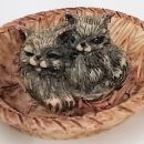 133a. Figurica muce v košari, 10x4,5x8 cm   IC = 2 eur