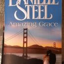 38a. Danielle Steel: Amazing Grace  IC = 6 eur