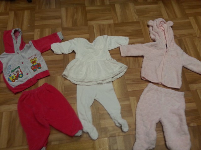 Oblačila za dojenčico od 0 do2 leti - foto