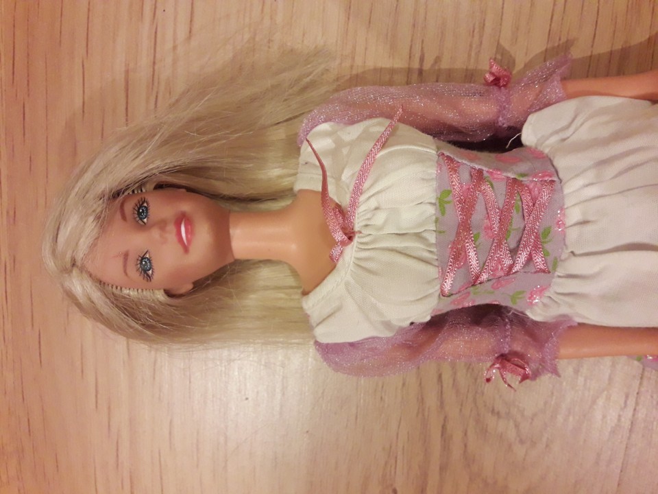 Barbie pepelka - foto povečava