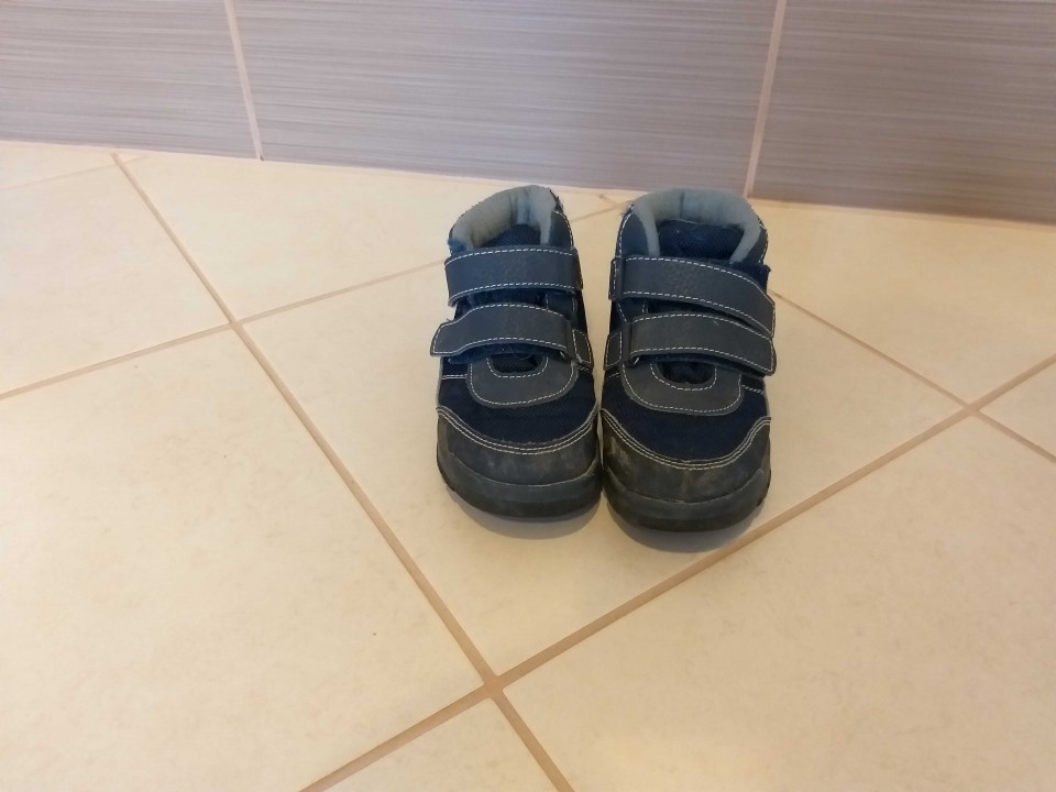 Čevlji za fanta - foto povečava