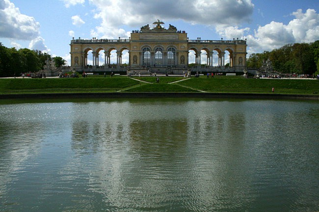 DUNAJ - PARK SCHÖNBRUNN - foto povečava