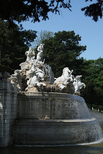 DUNAJ - PARK SCHÖNBRUNN - foto povečava