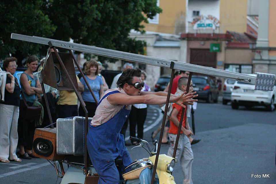 UTRINKI IZ LENTA 2010 - foto povečava