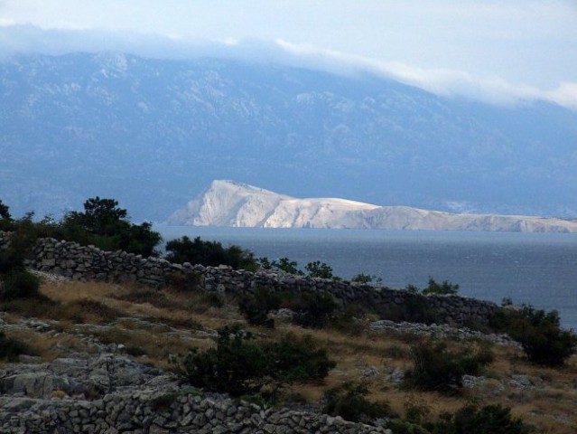 OTOK KRK - STARA BAŠKA - foto