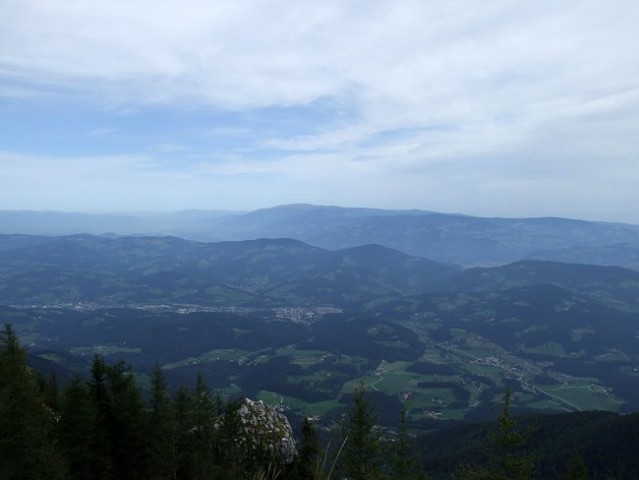 POGLED IZ URŠLJE GORE NA RAVNE NA KOROŠKEM