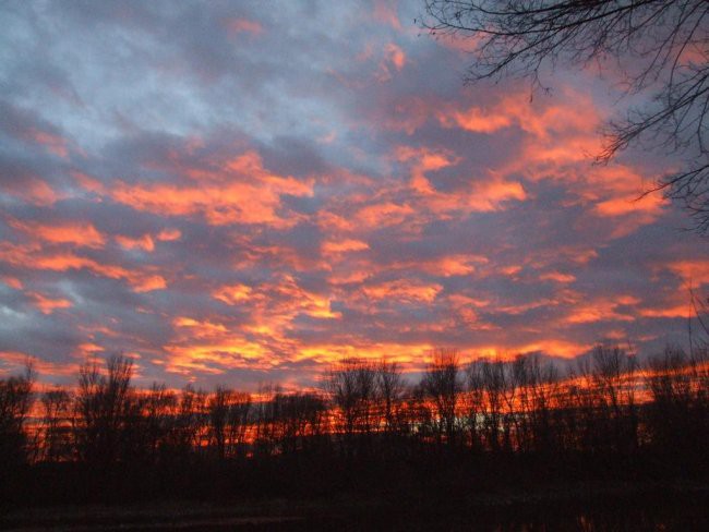 OGNJENO NEBO - foto povečava