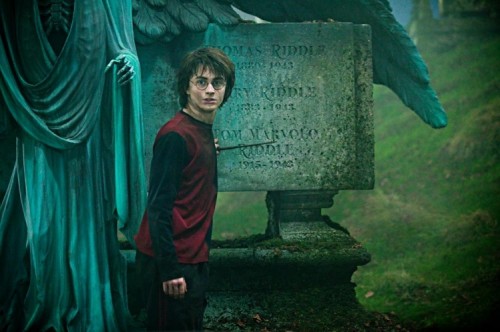 Harry na pokopališču