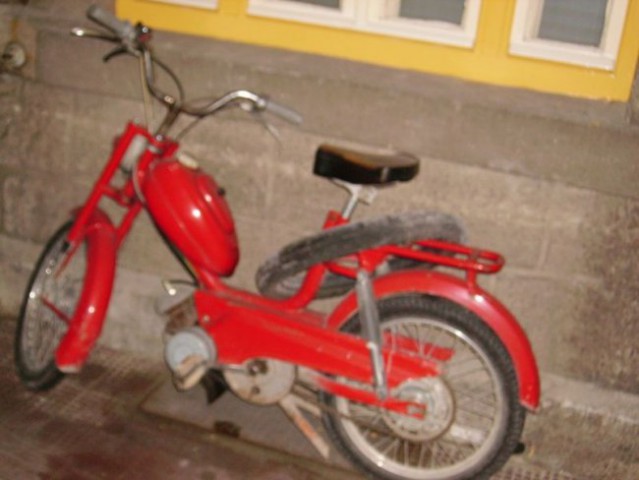 Moped na žel. postaji Most na Soči