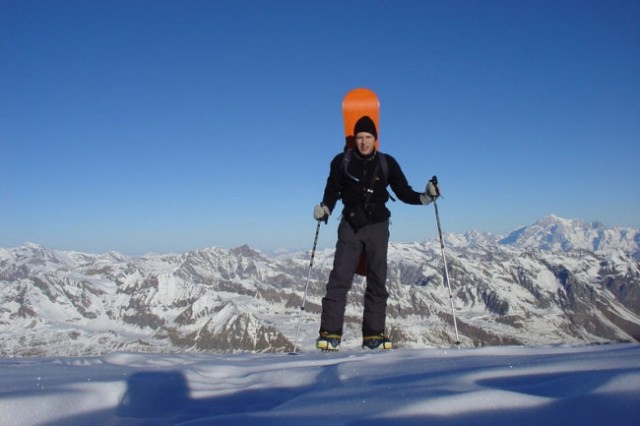 Sedlo na 3860m, desno zadaj  Mont Blanc.