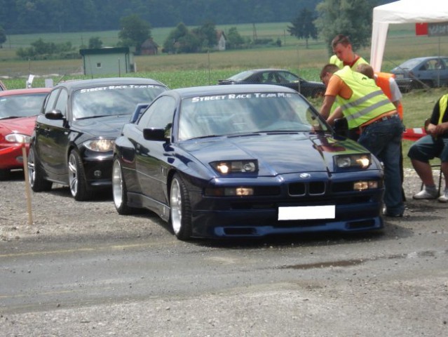 BMW 850i - foto