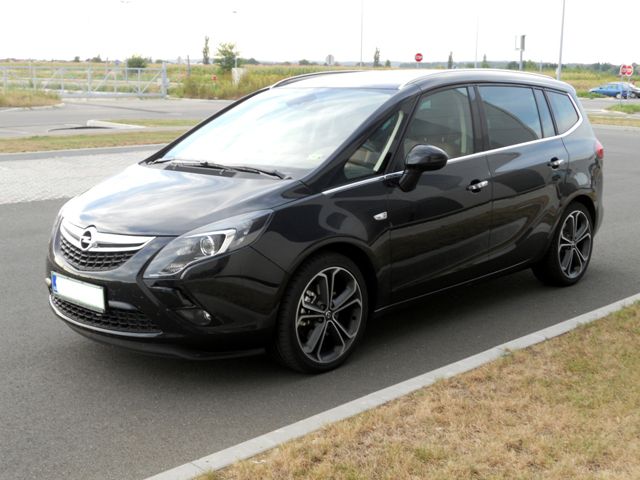 Opel Zafira - foto