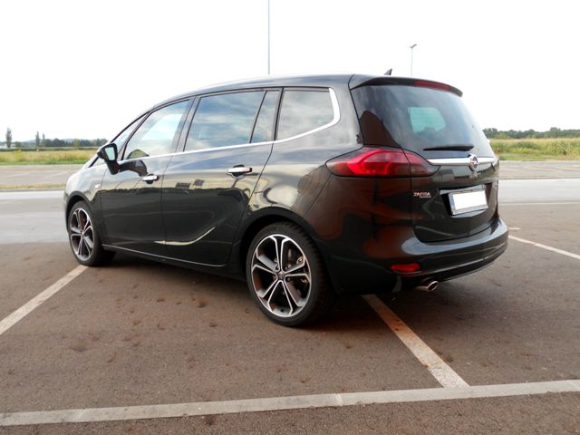 Opel Zafira - foto