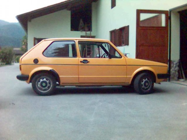 VW Golf 1 (mobitel) - foto