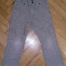 116-HM HLAČE-žametne, sive, nastavljiv pas, lepo ohranjene 5 eur
