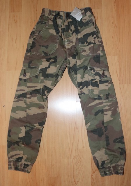 128-next nove vojaške hlače-z etiketo, tanke, prehodne cena: 14 eur