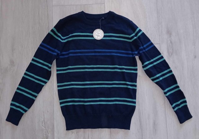 140-nov pulover- z etiketo, mehak cena: 5 eur