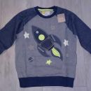 116-next nov pulover-z našito aplikacijo rakete, z etiketo cena: 12 eur