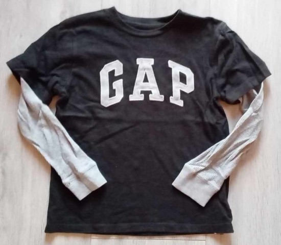 122-GAP MAJICA-dvoslojna, na rokavu so 3 mini luknjice za zašit cena: 2 eur