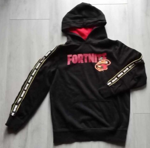 146-152-PULOVER FORTNITE-lepo ohranjen, s kapuco cena: 7 eur