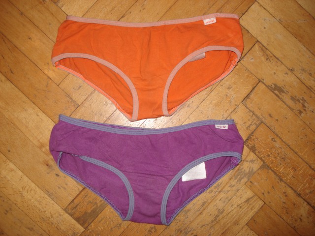 146-gap spodnje hlače-ohranjene, oranžne in vijolične cena: 1 eur/kos