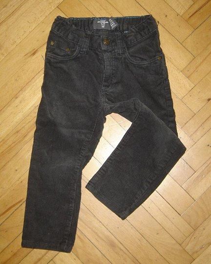 92-hm-žametne hlače-črne,kot nove,regulacija v pasu cena: 5 eur