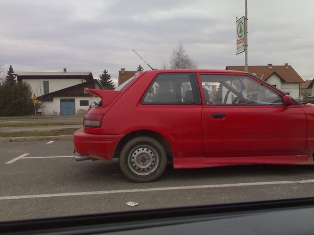 Mazda - foto povečava